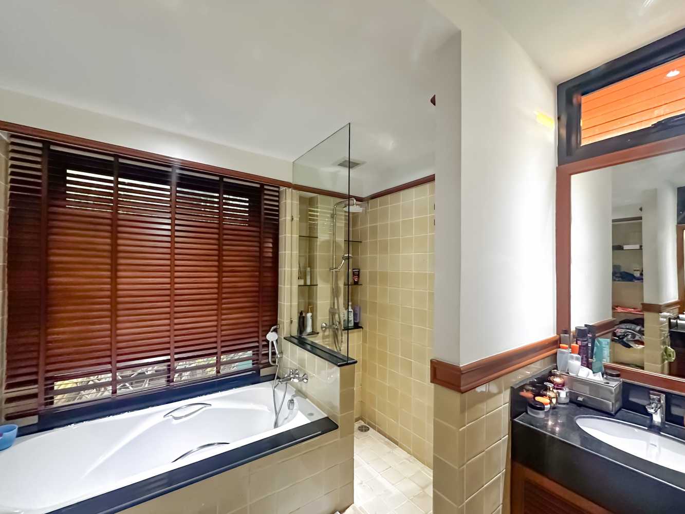 Property image - full photo 17