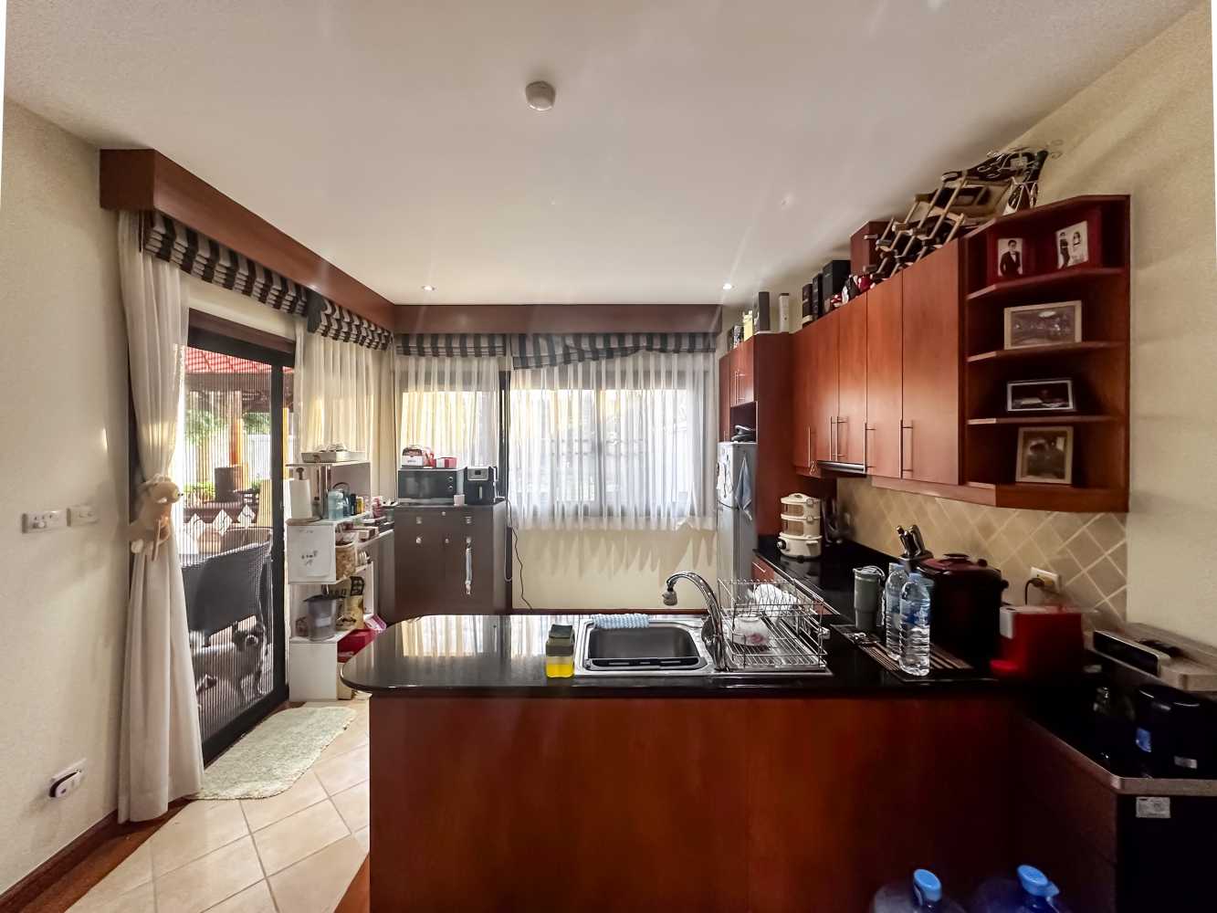 Property image - full photo 9
