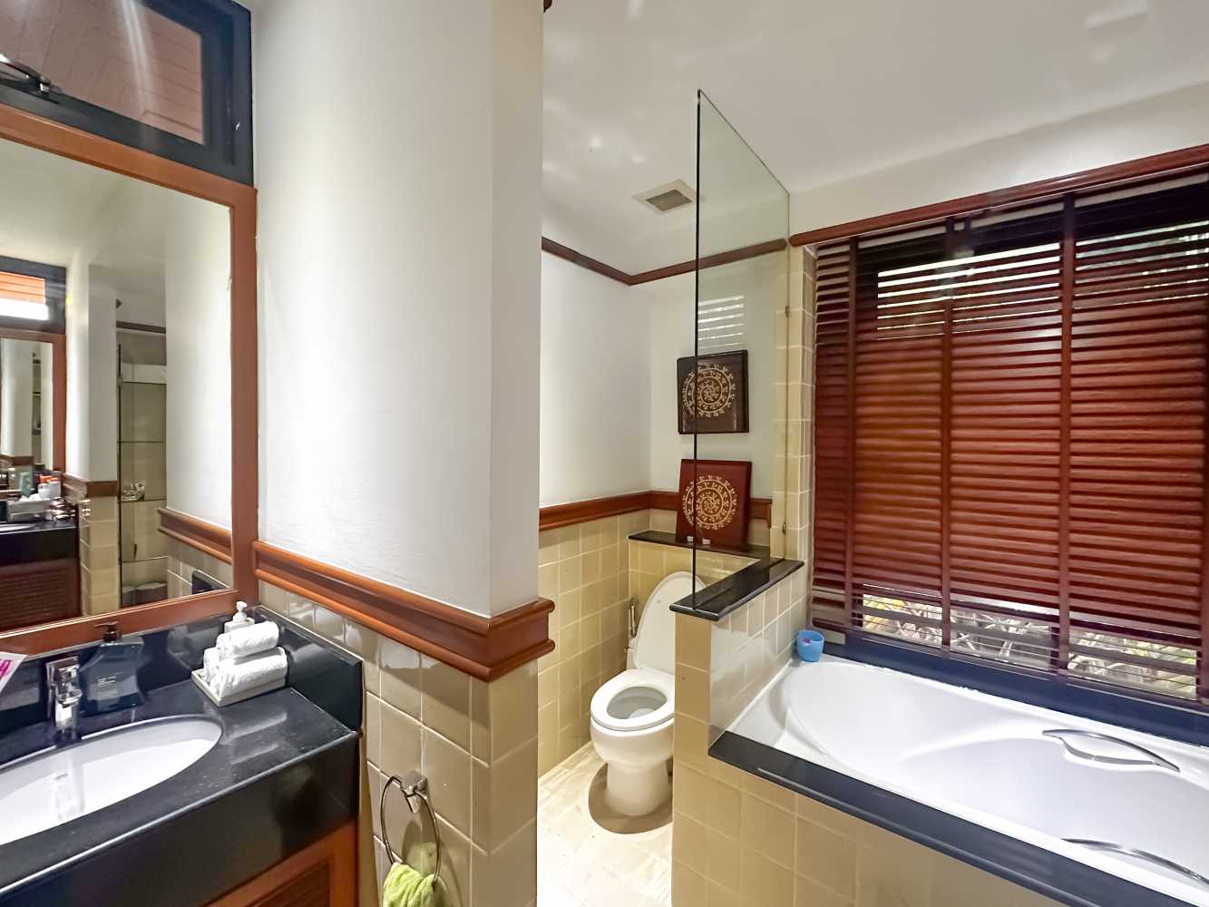 Property image - full photo 15