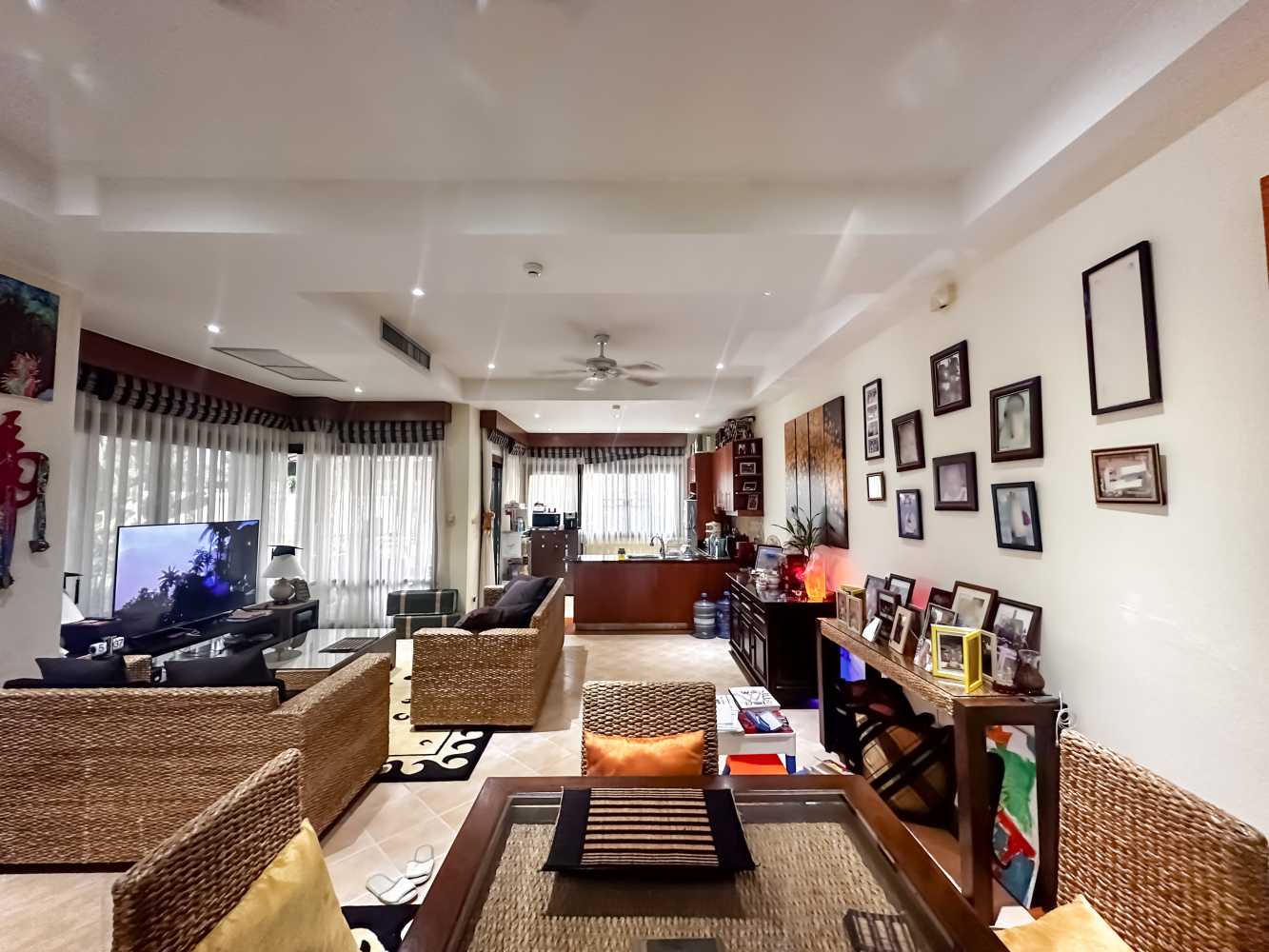 Property image - full photo 4