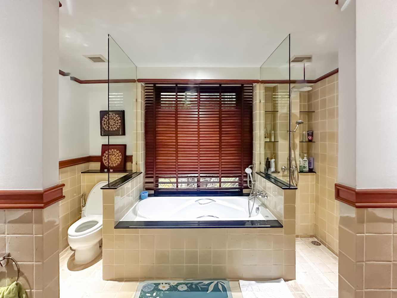 Property image - full photo 18