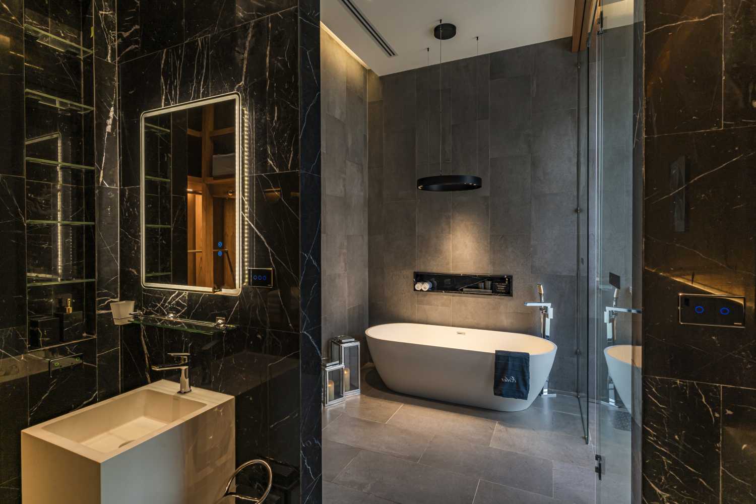 Property image - full photo 12