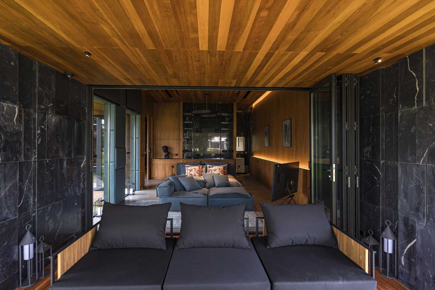Property image - full photo 6