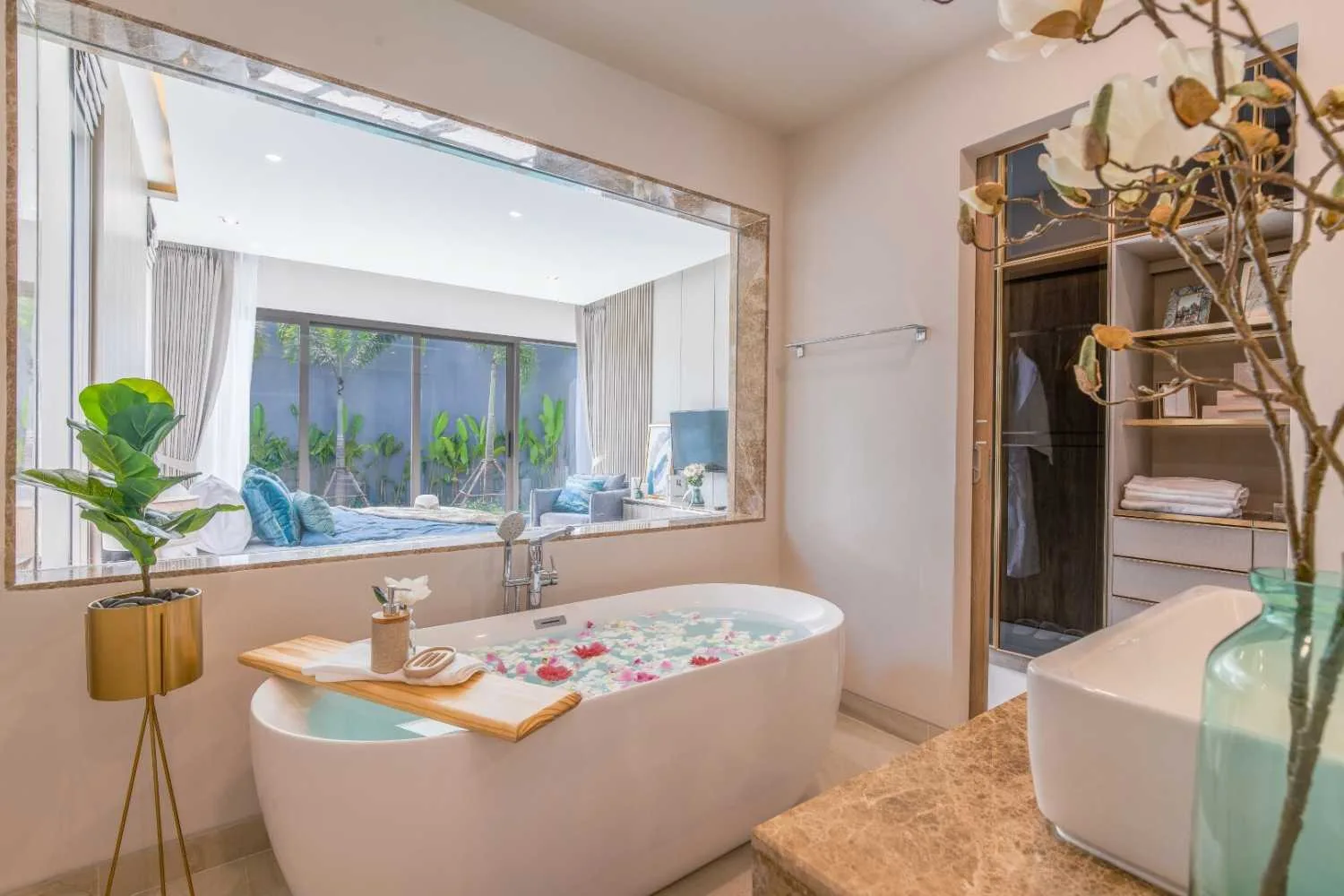 Property image - full photo 18