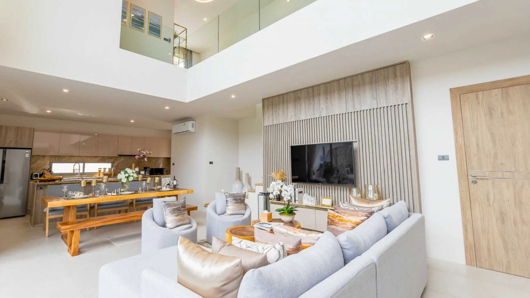 Property image - full photo 4