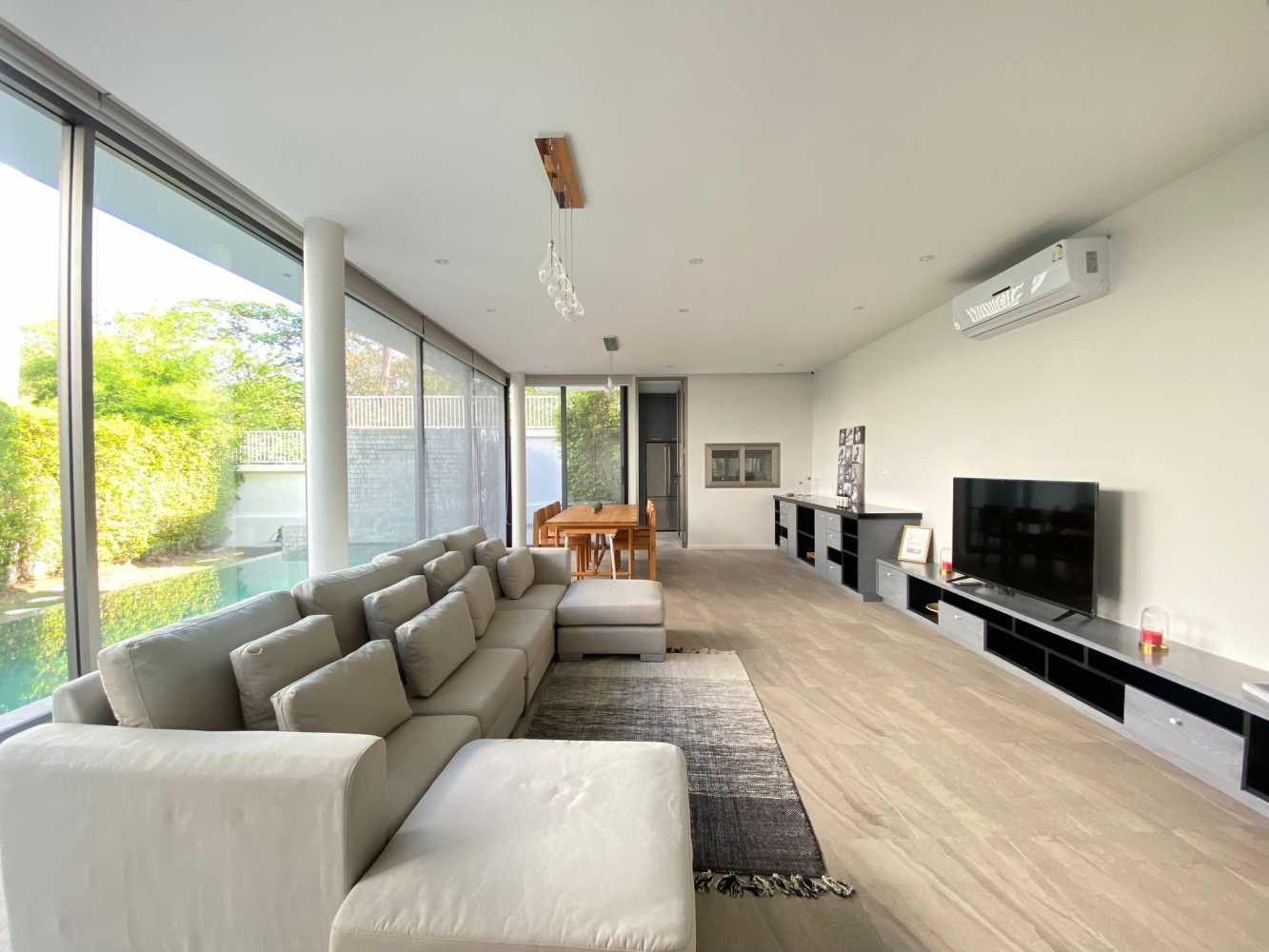 Property image - full photo 4