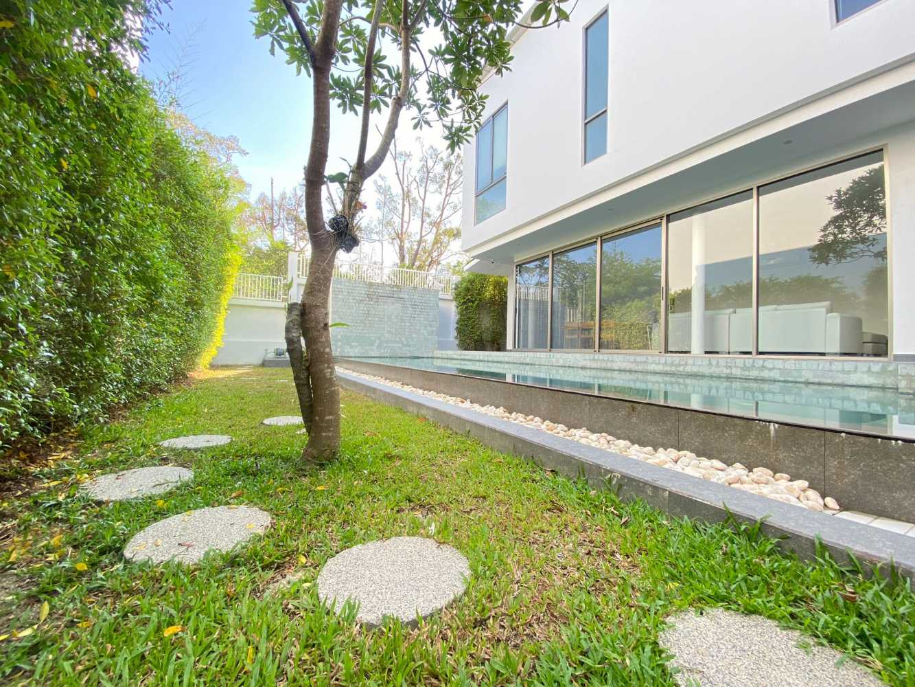 Property image - full photo 29