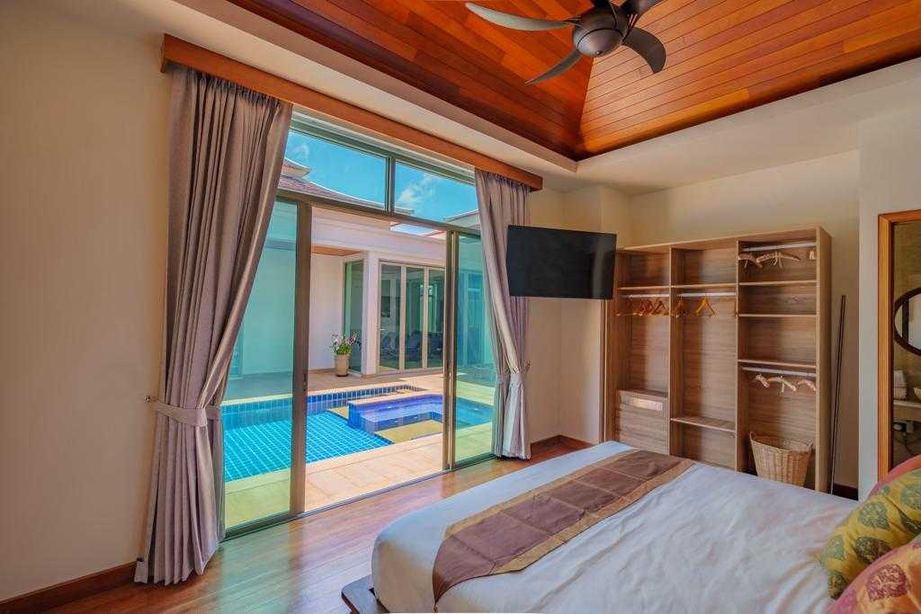 Property image - full photo 11