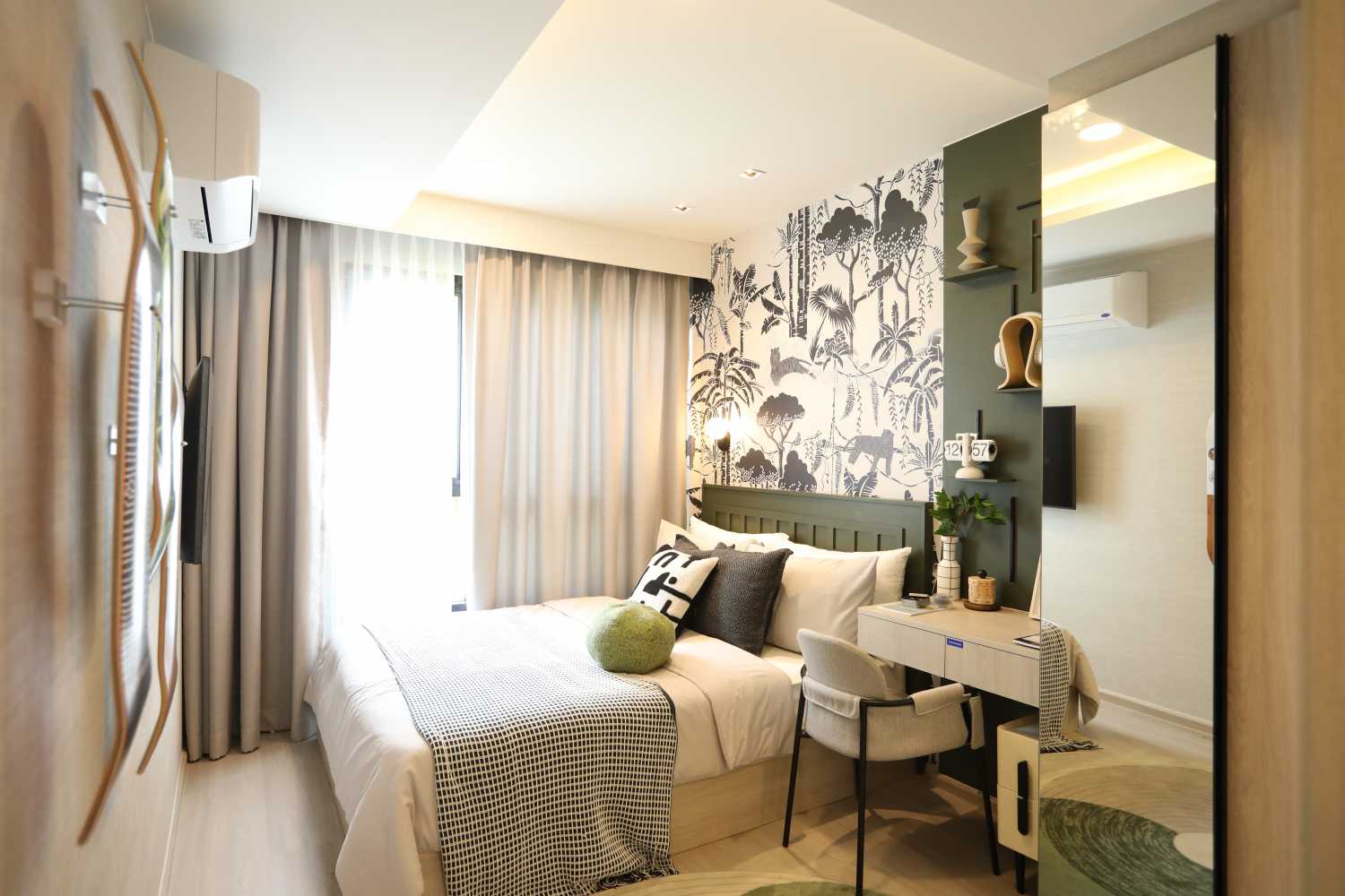 Property image - full photo 2