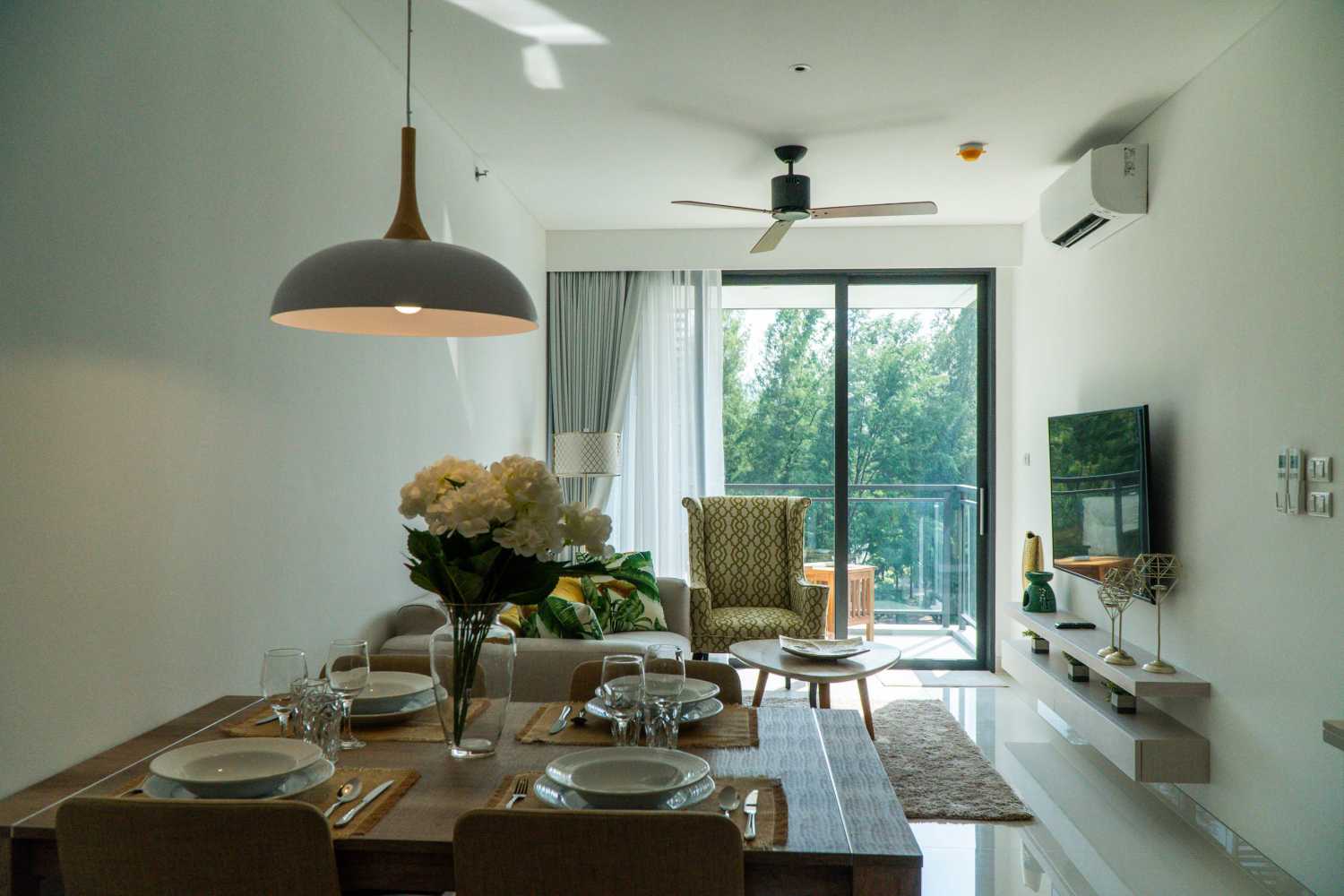 Property image - full photo 2
