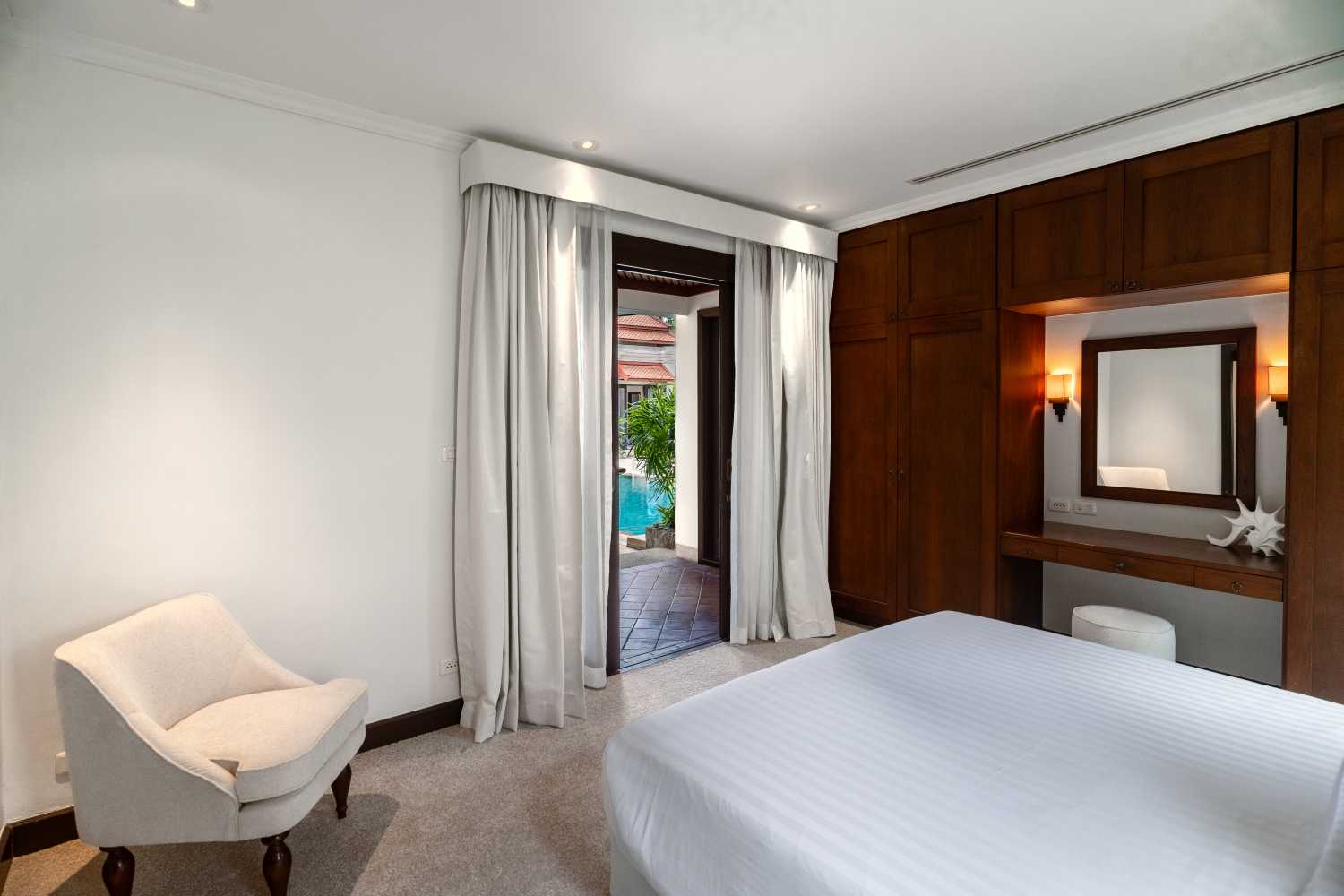 Property image - full photo 10