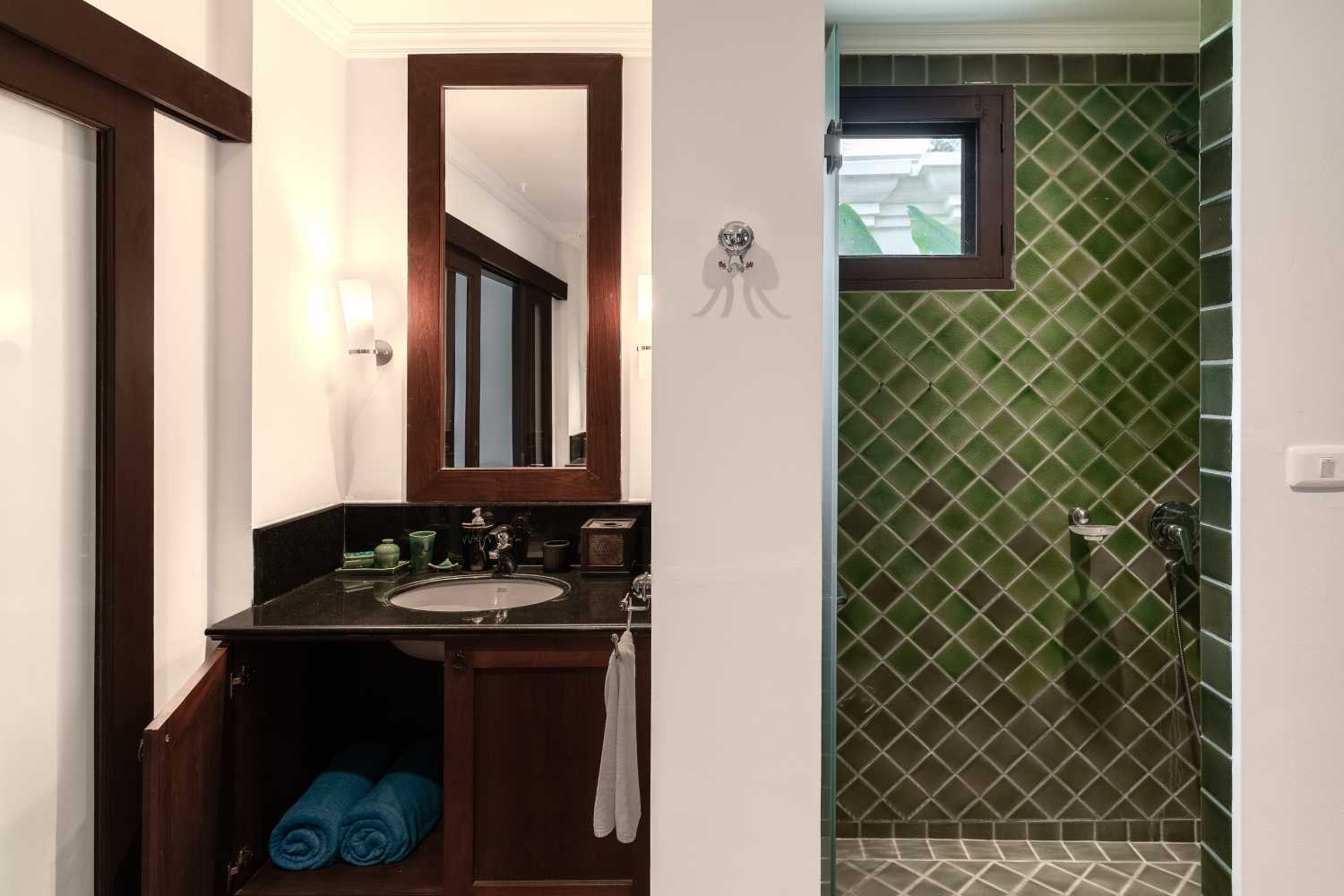 Property image - full photo 11