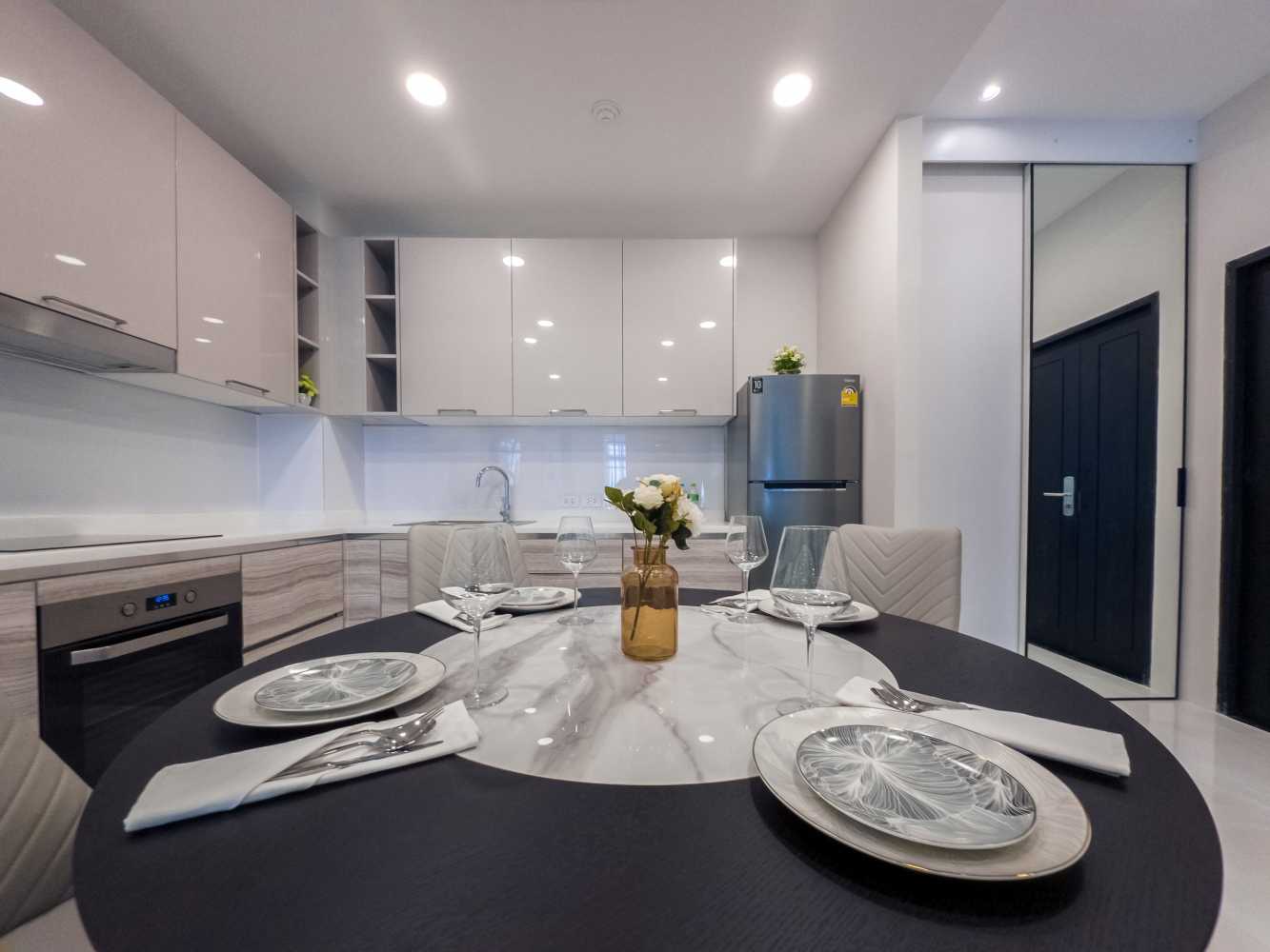 Property image - full photo 17