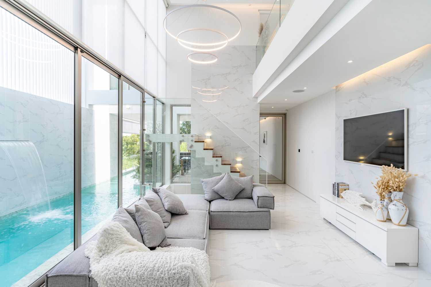Property image - full photo 3