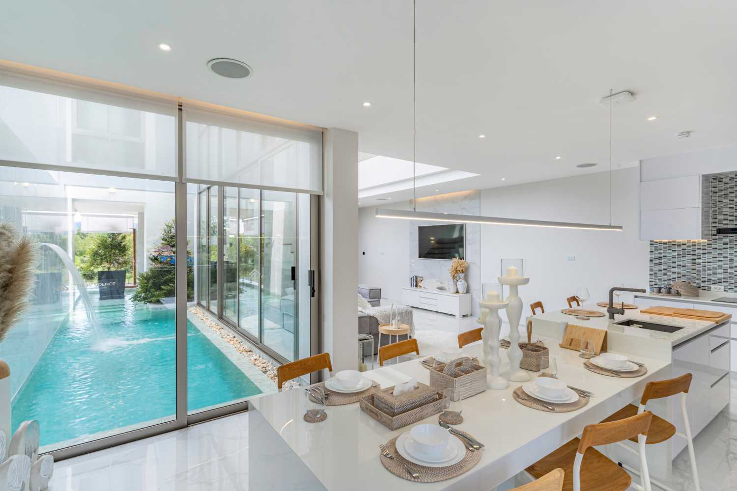 Property image - full photo 2