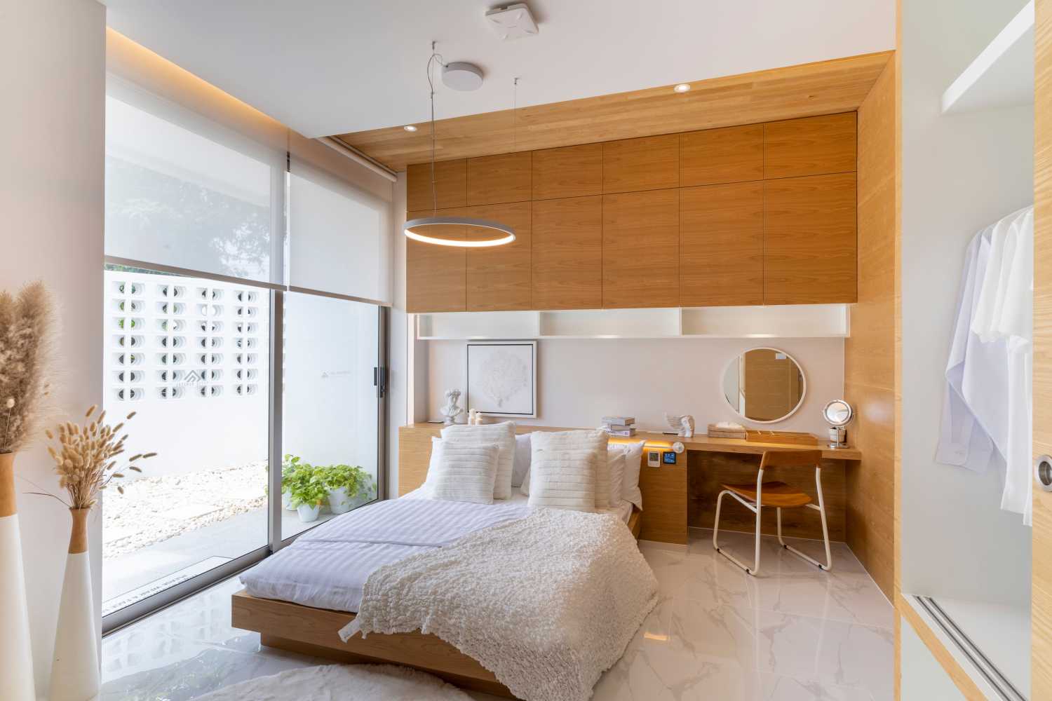 Property image - full photo 12