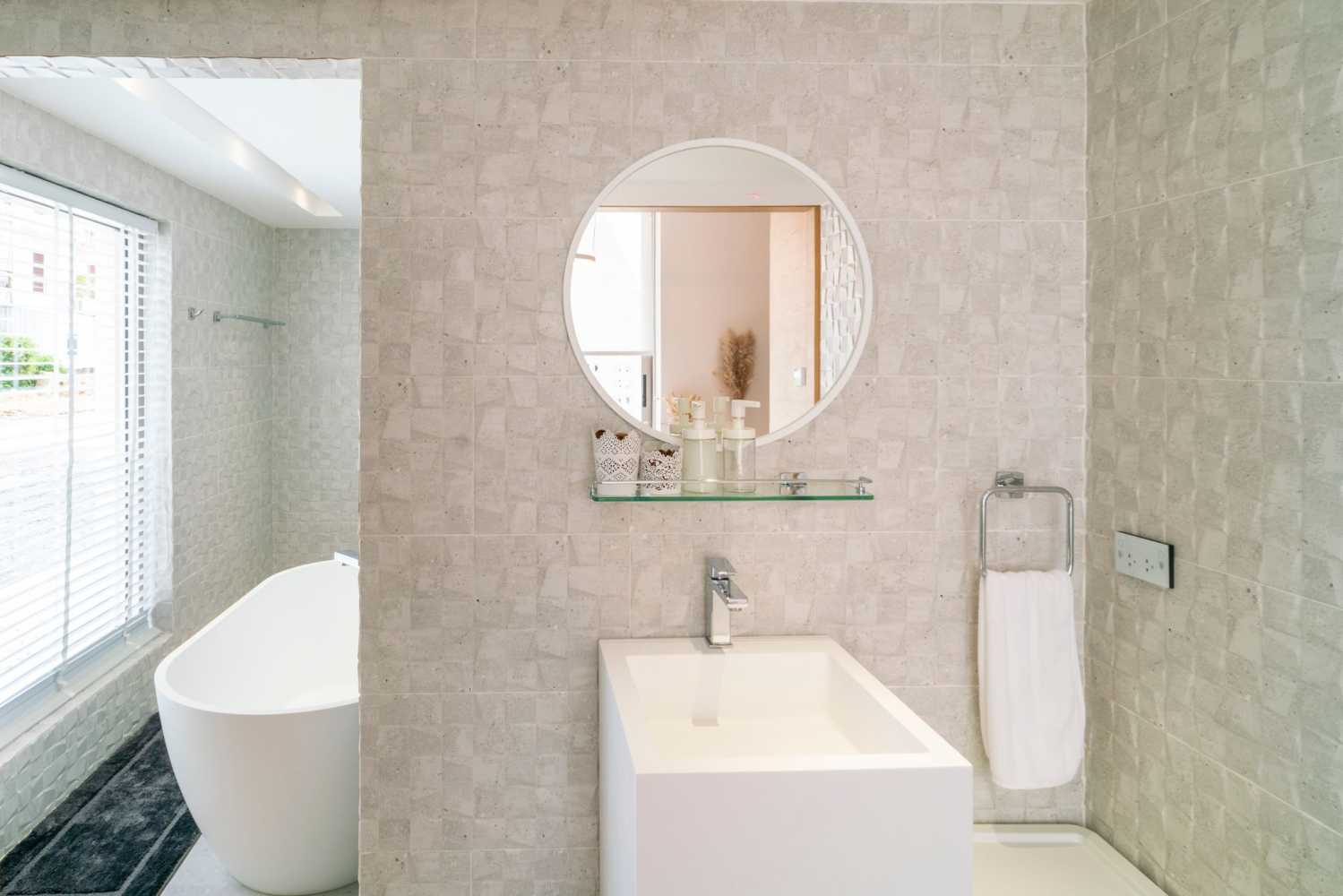 Property image - full photo 14