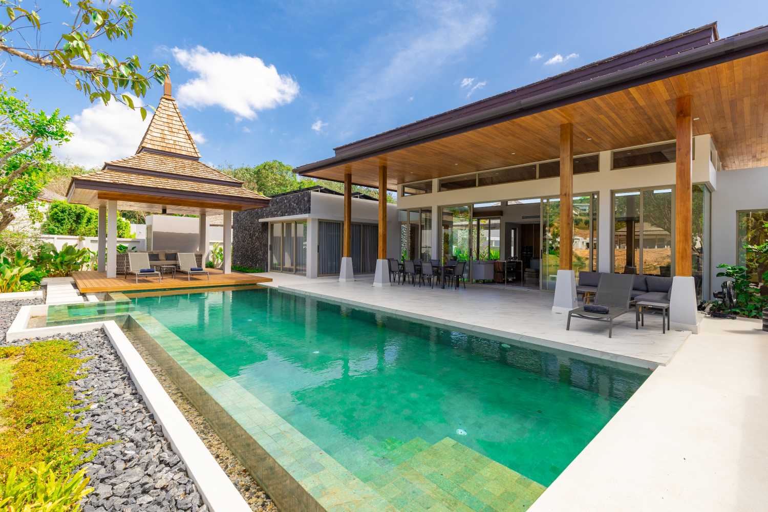 Property image - full photo 4