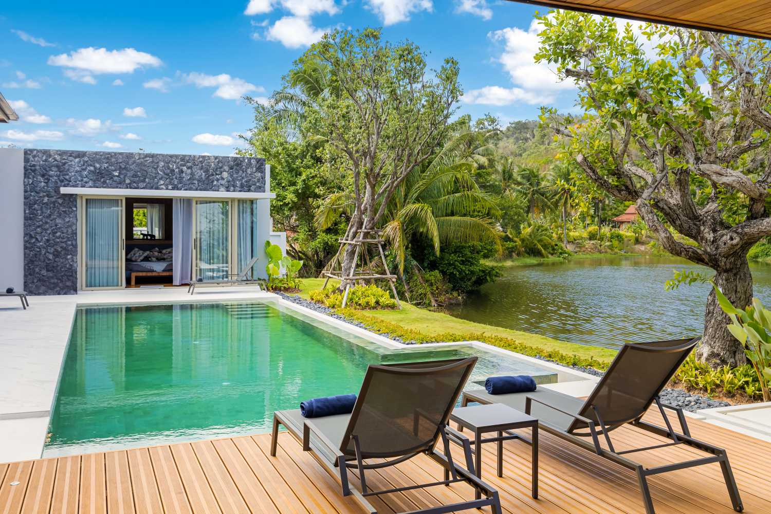 Property image - full photo 8