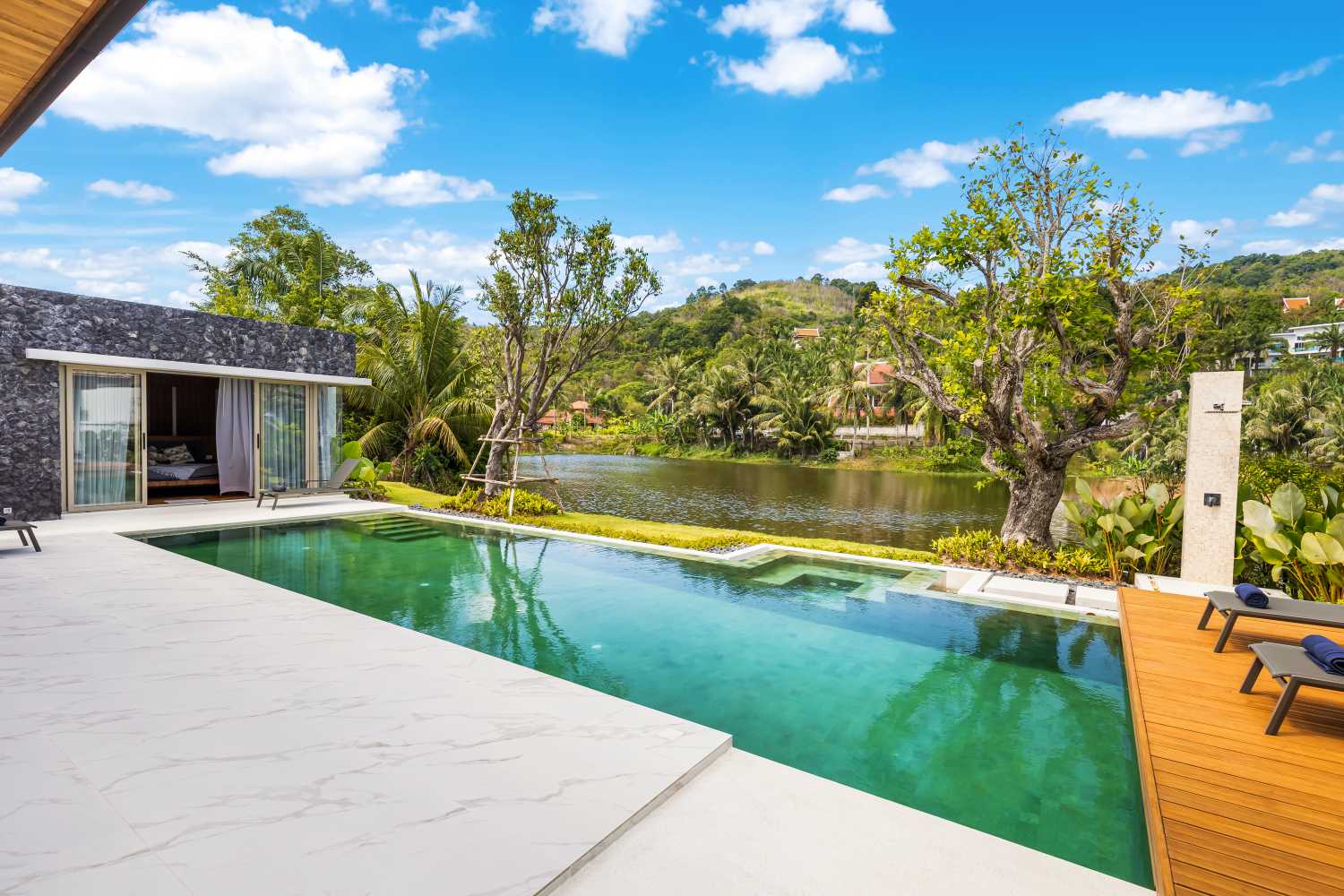 Property image - full photo 11