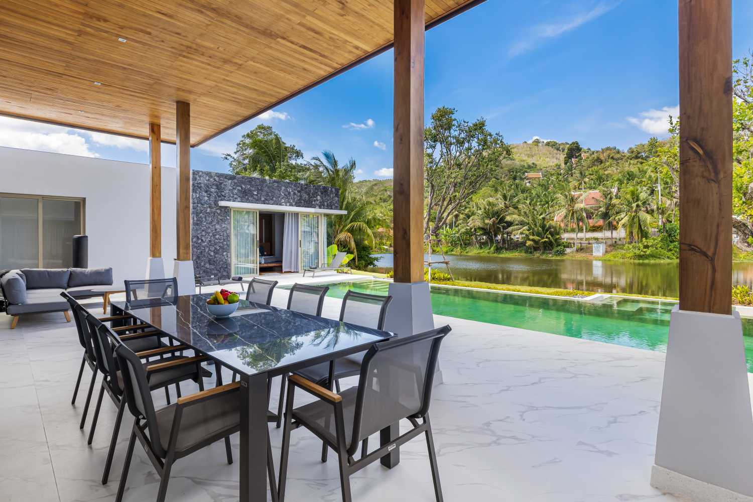 Property image - full photo 12