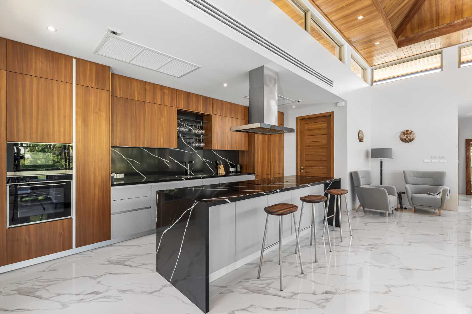 Property image - full photo 18