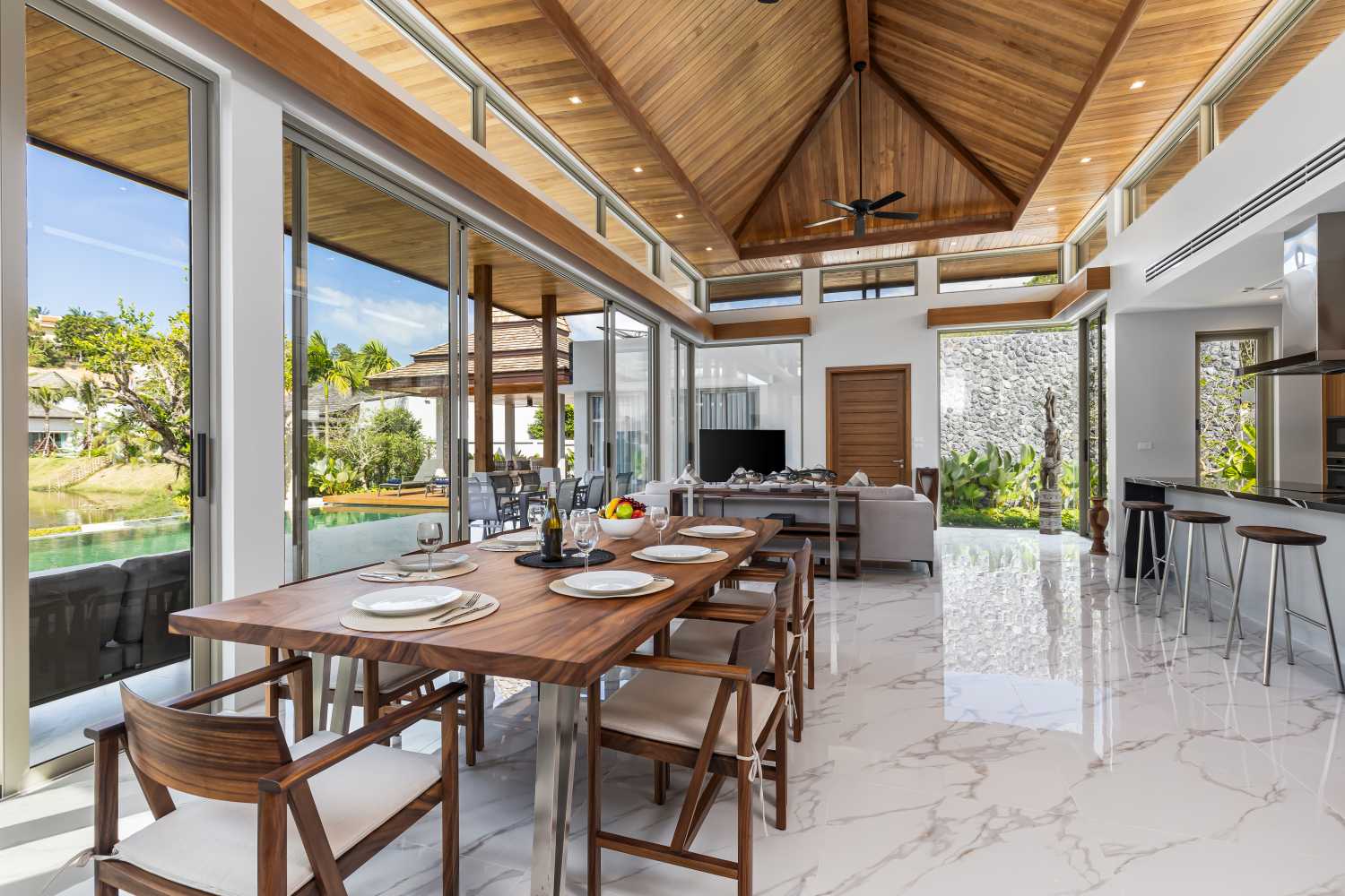 Property image - full photo 17