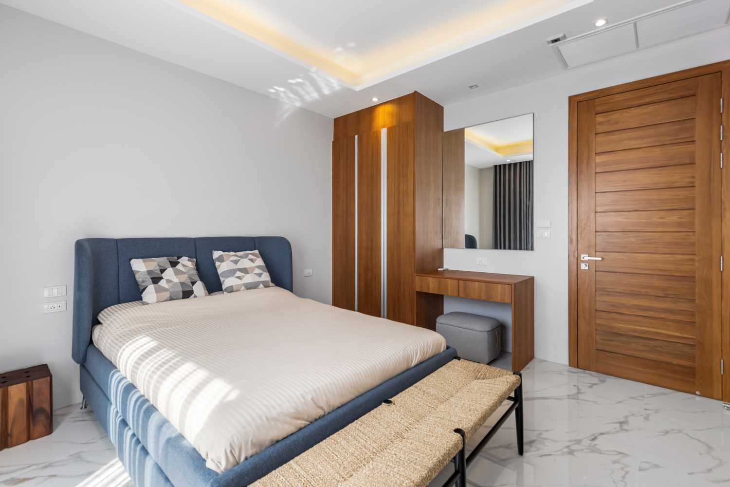 Property image - full photo 23