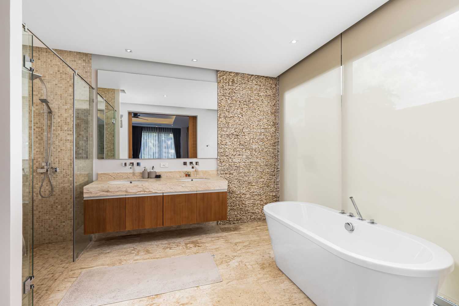 Property image - full photo 28