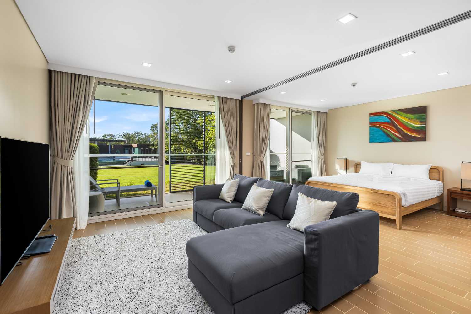 Property image - full photo 2
