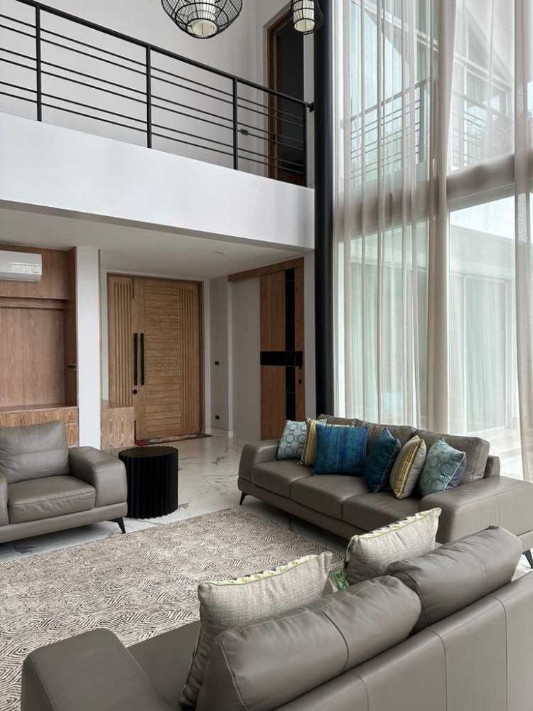Property image - full photo 3