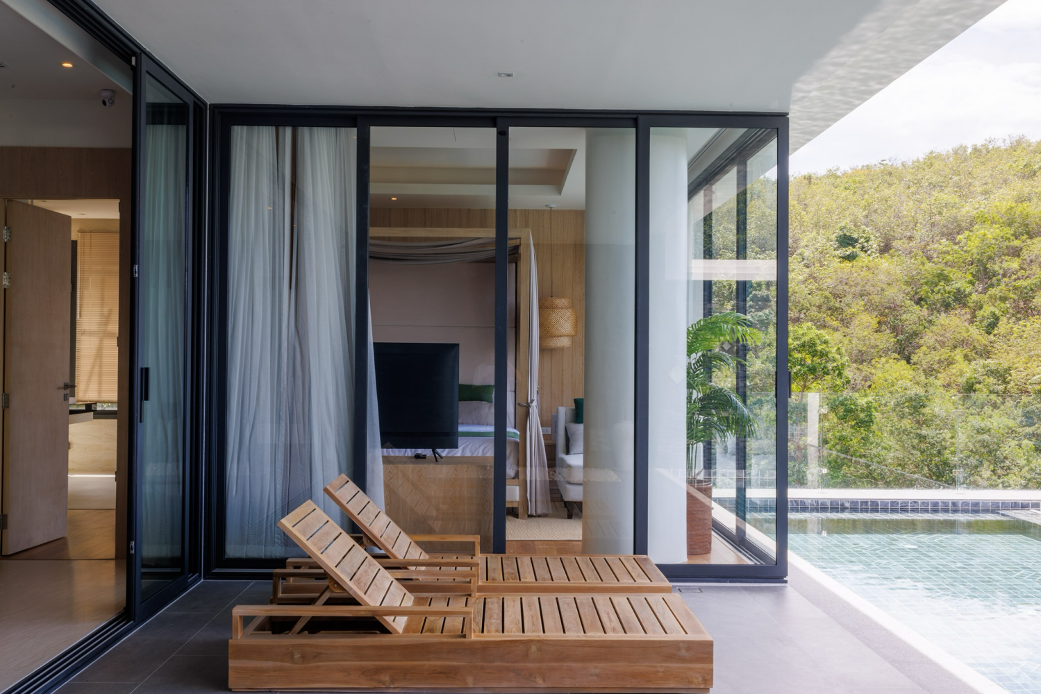 Property image - full photo 14