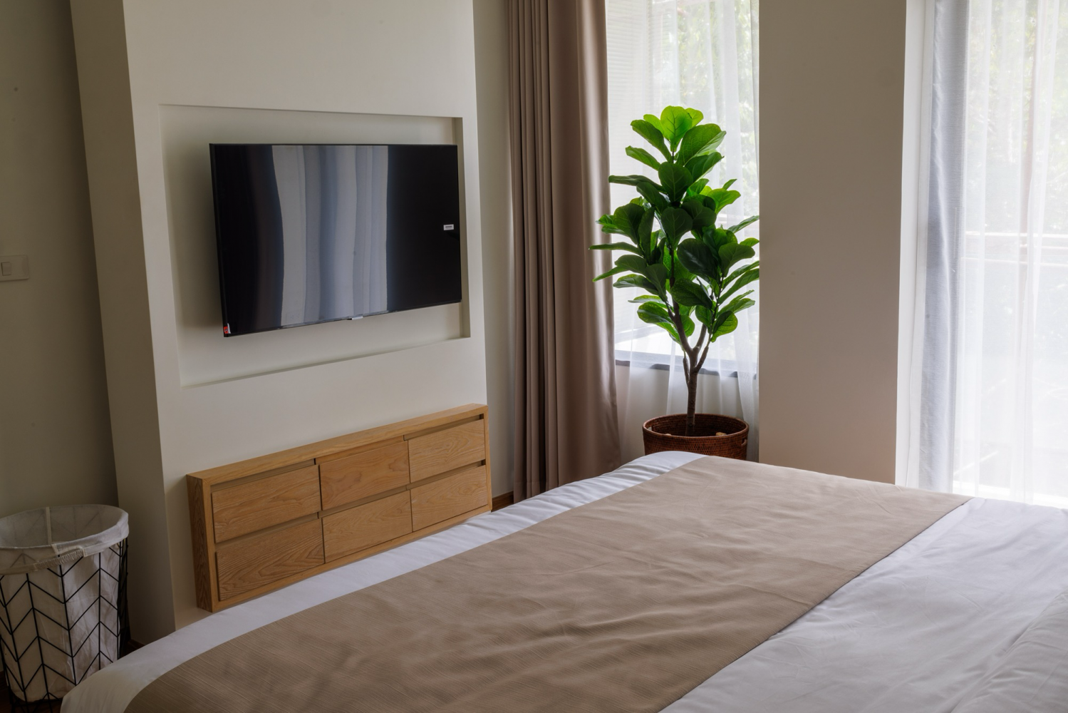 Property image - full photo 32