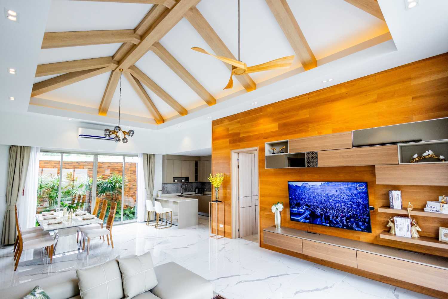 Property image - full photo 3