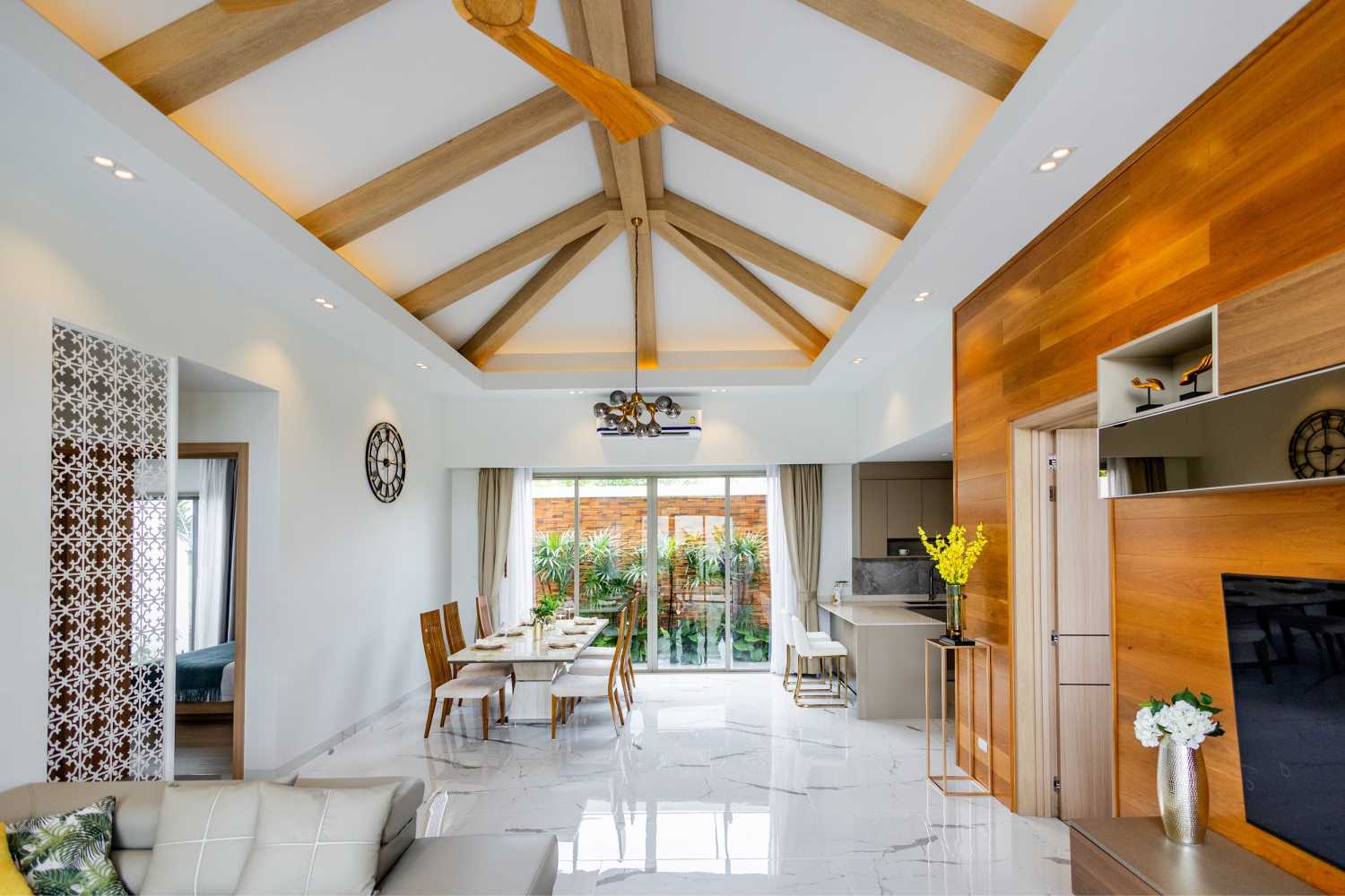 Property image - full photo 4