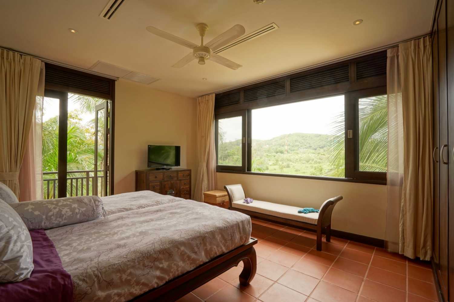 Property image - full photo 13