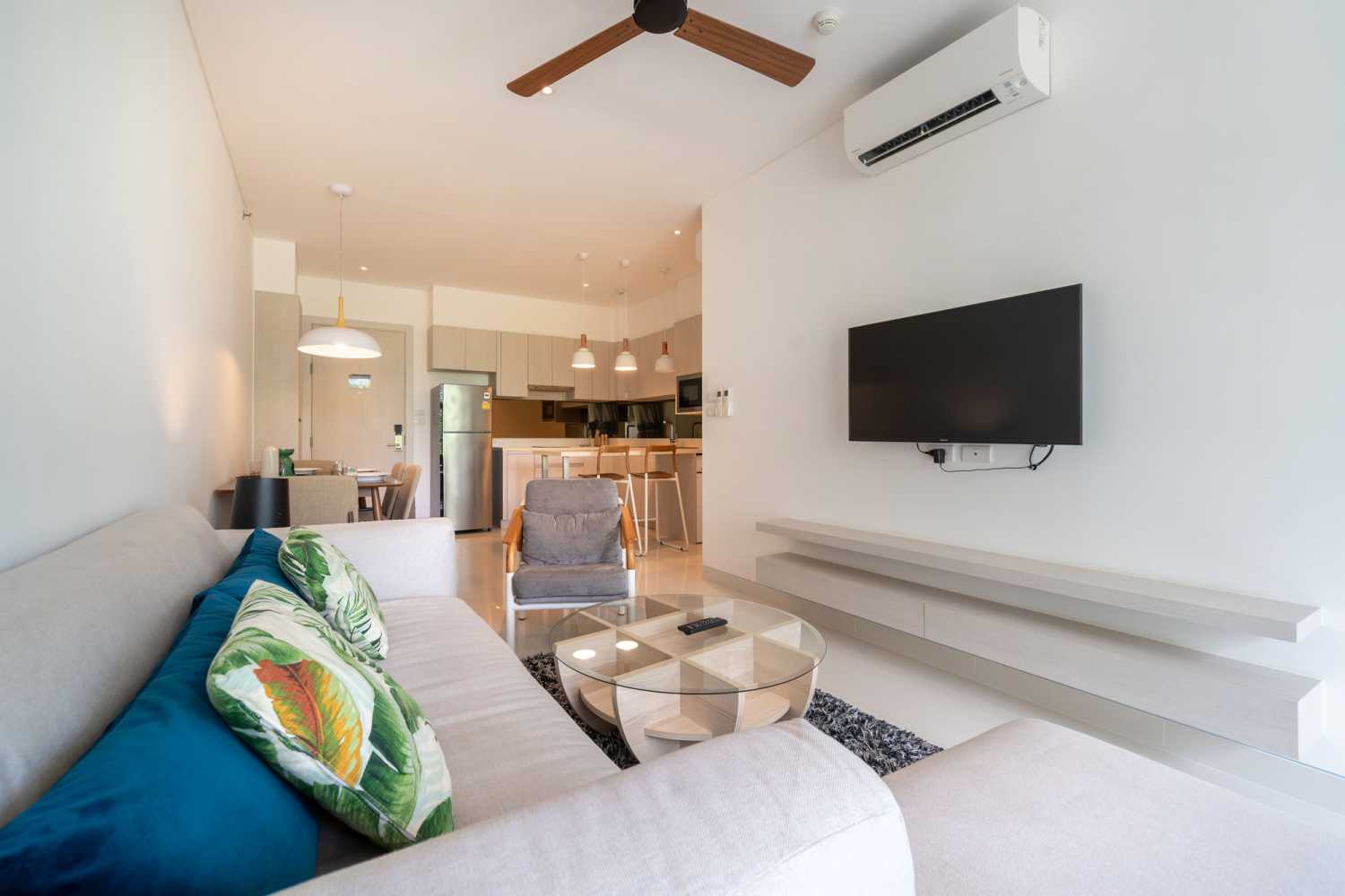 Property image - full photo 2