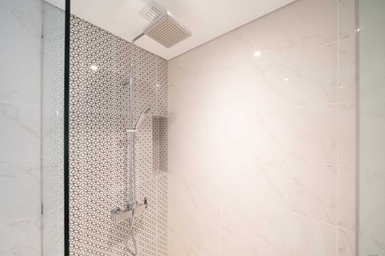 Property image - full photo 32