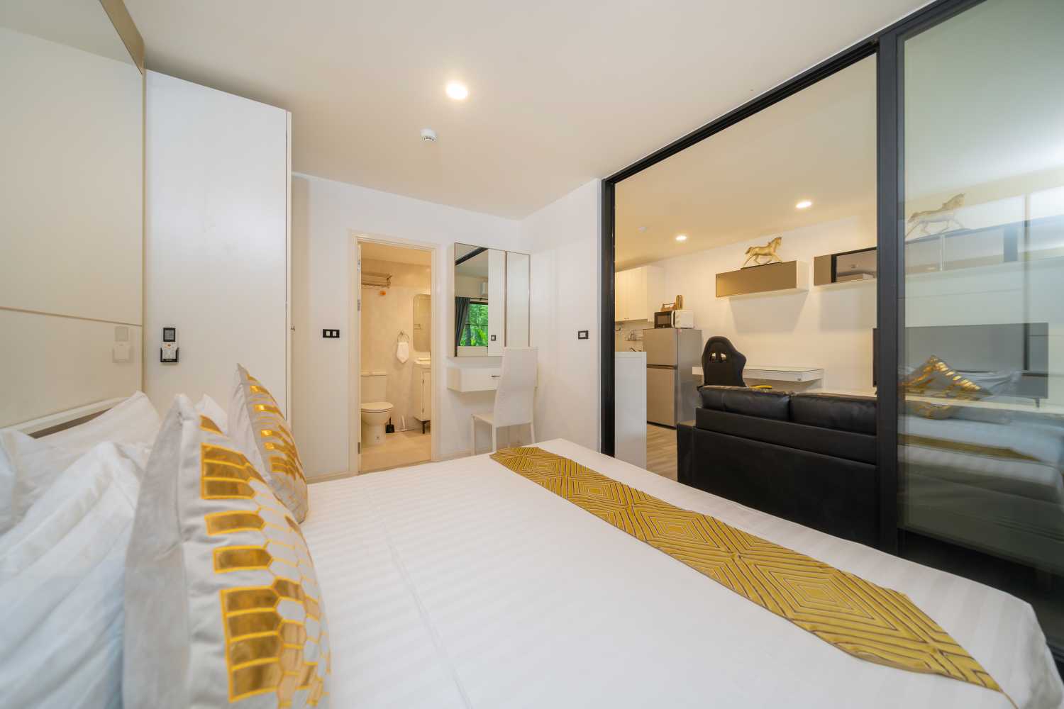Property image - full photo 13