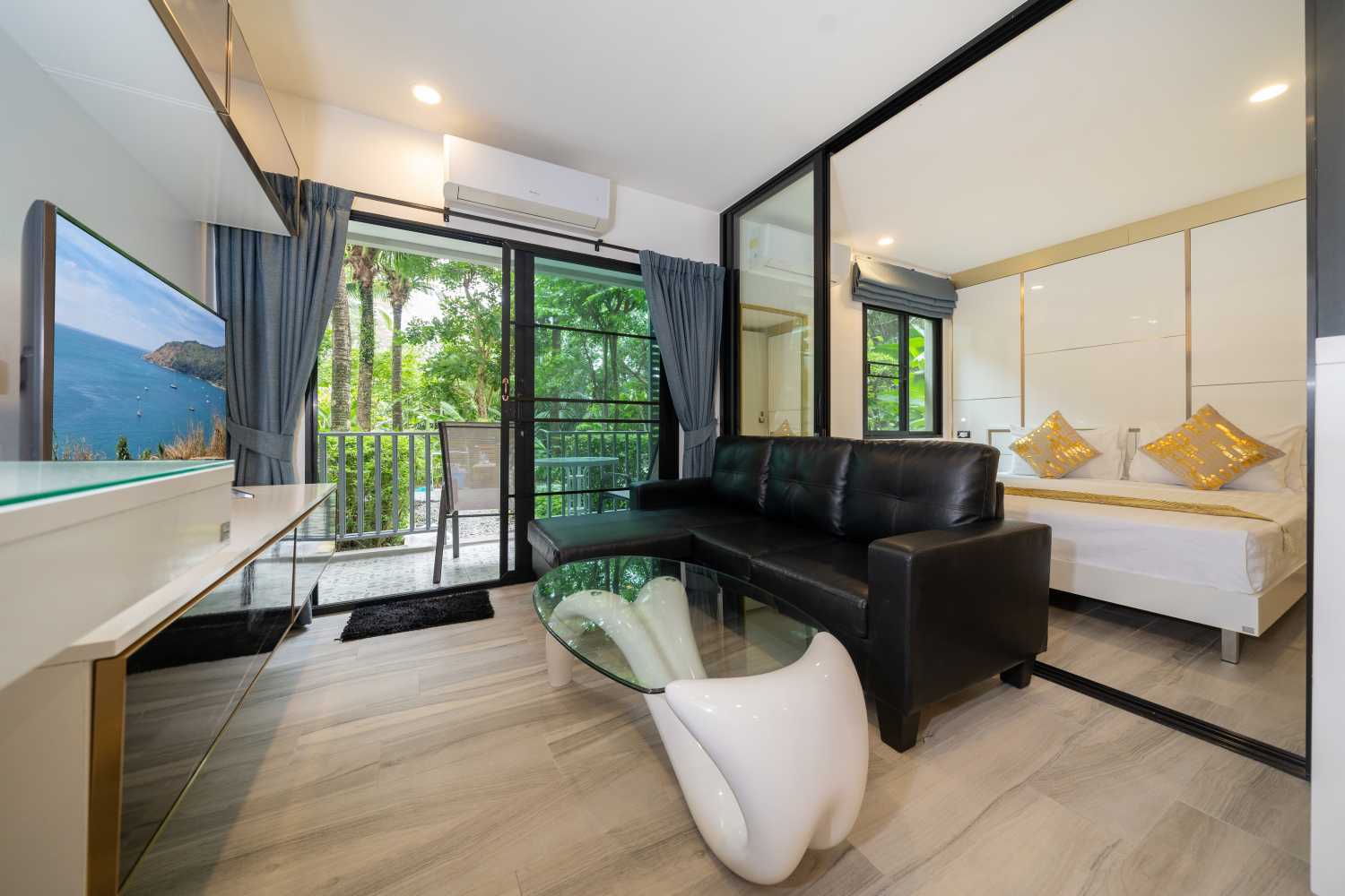 Property image - full photo 1
