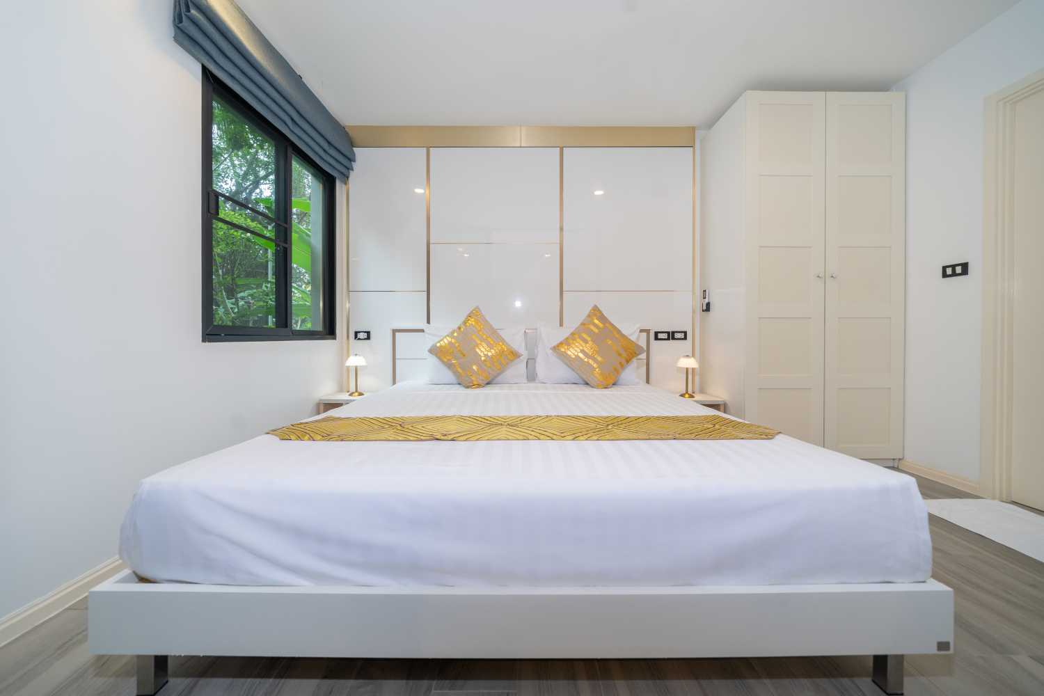 Property image - full photo 11