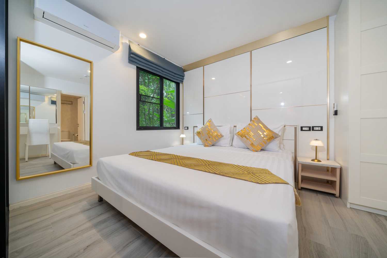 Property image - full photo 12
