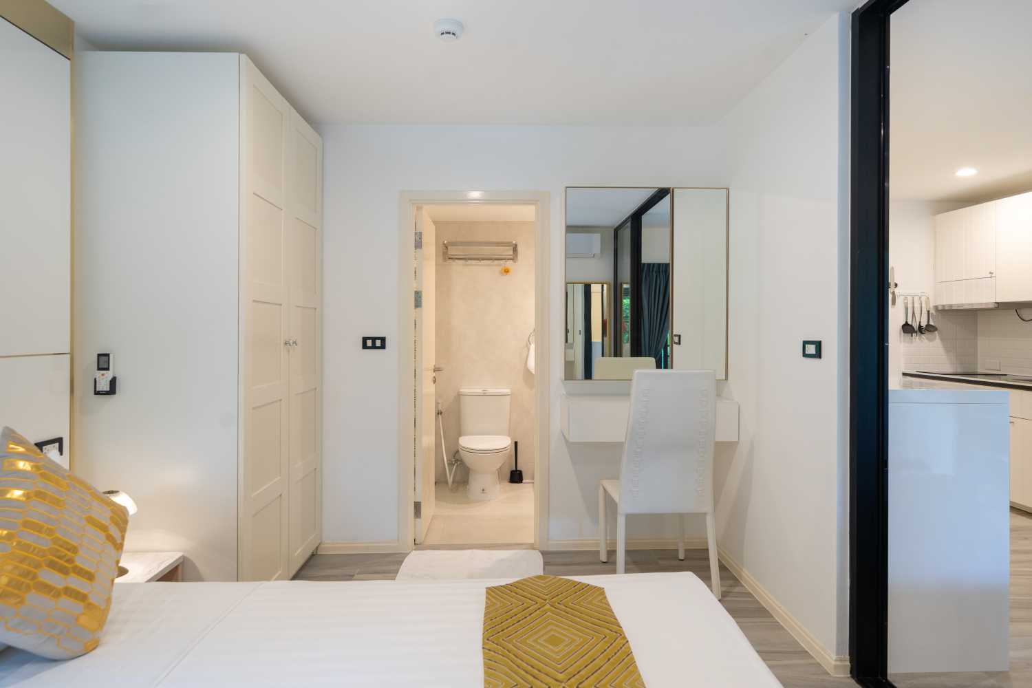 Property image - full photo 14