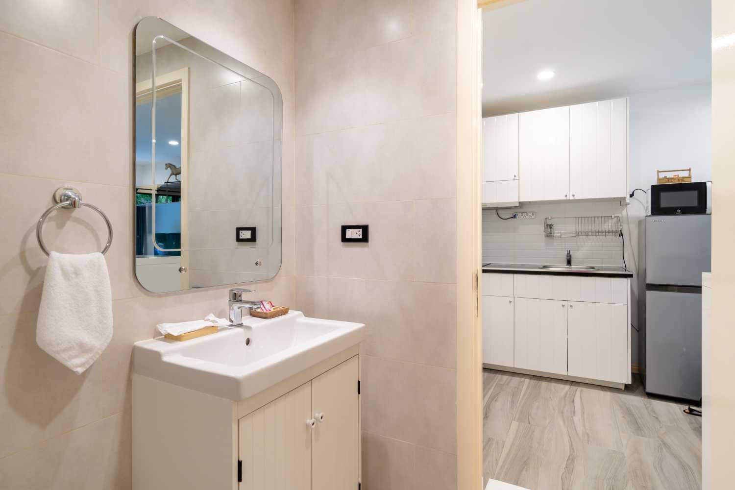 Property image - full photo 17