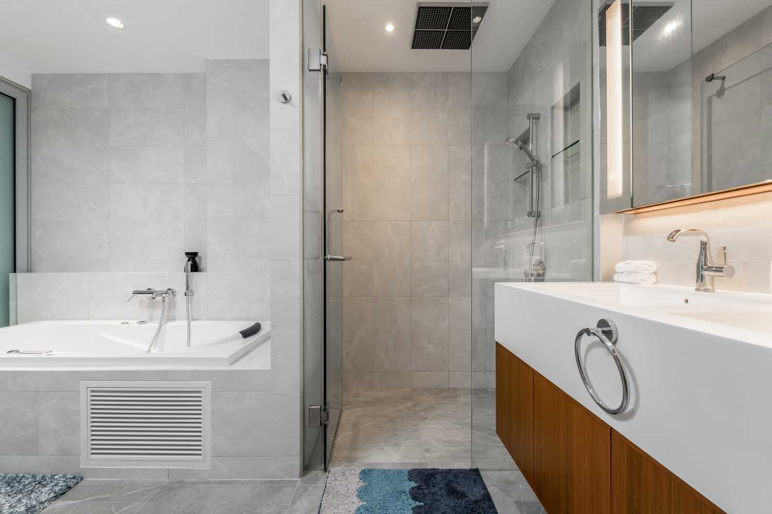 Property image - full photo 10