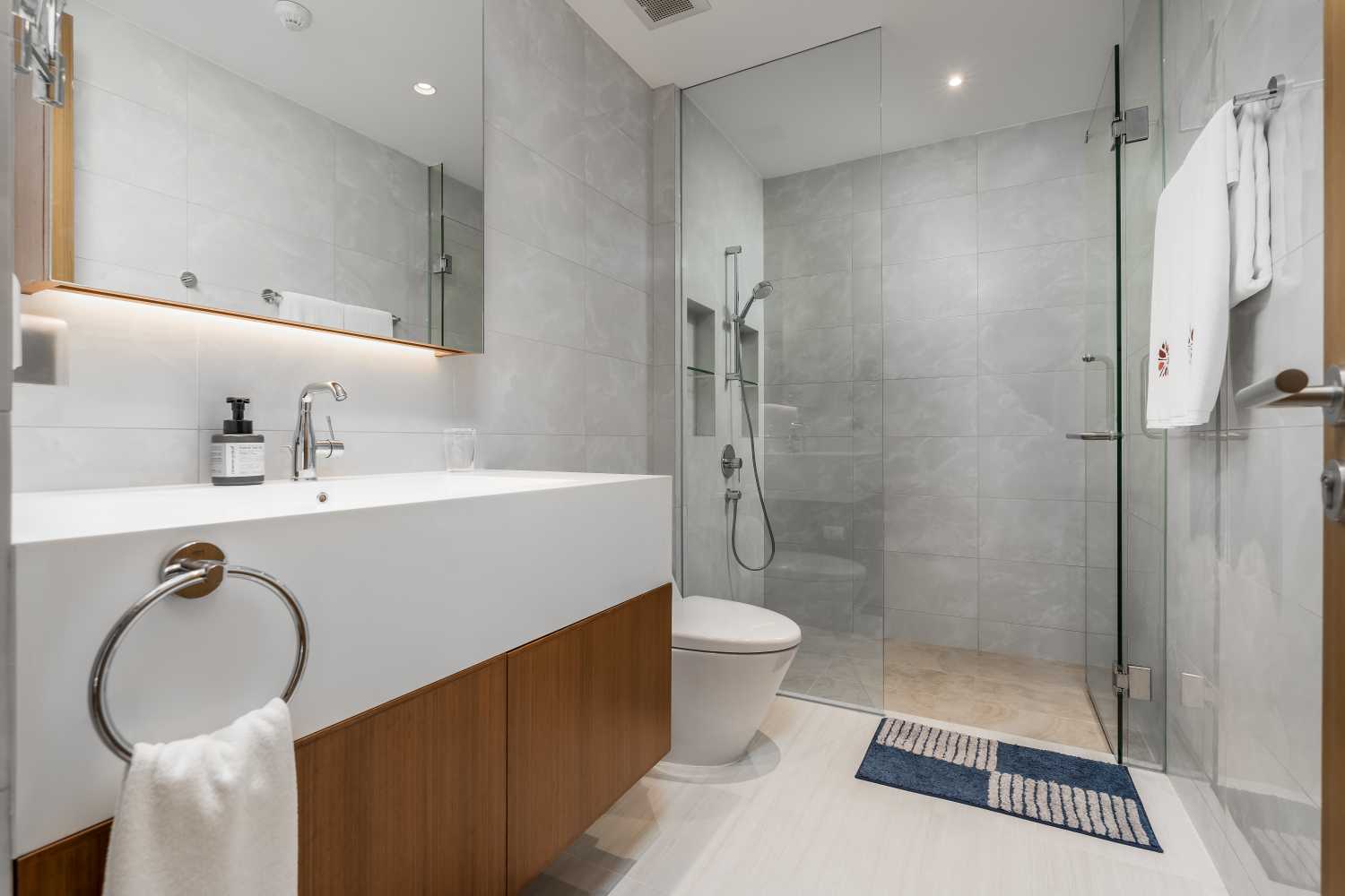 Property image - full photo 16