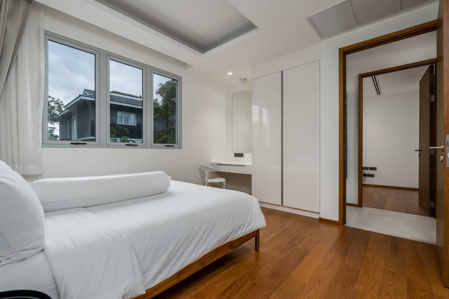 Property image - full photo 30