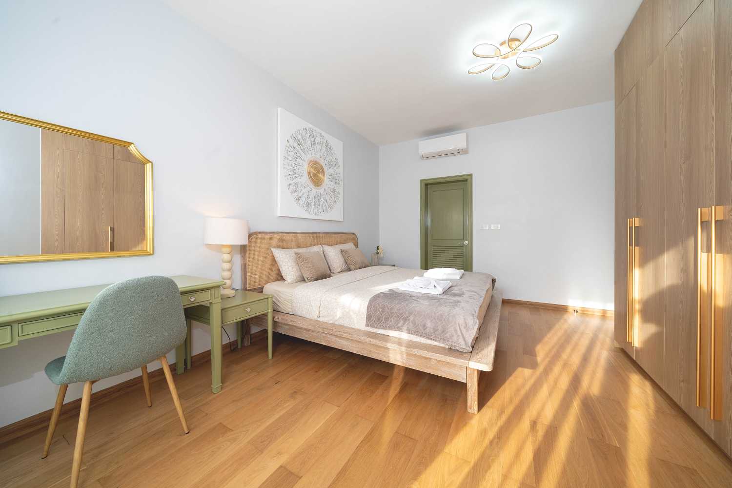 Property image - full photo 12