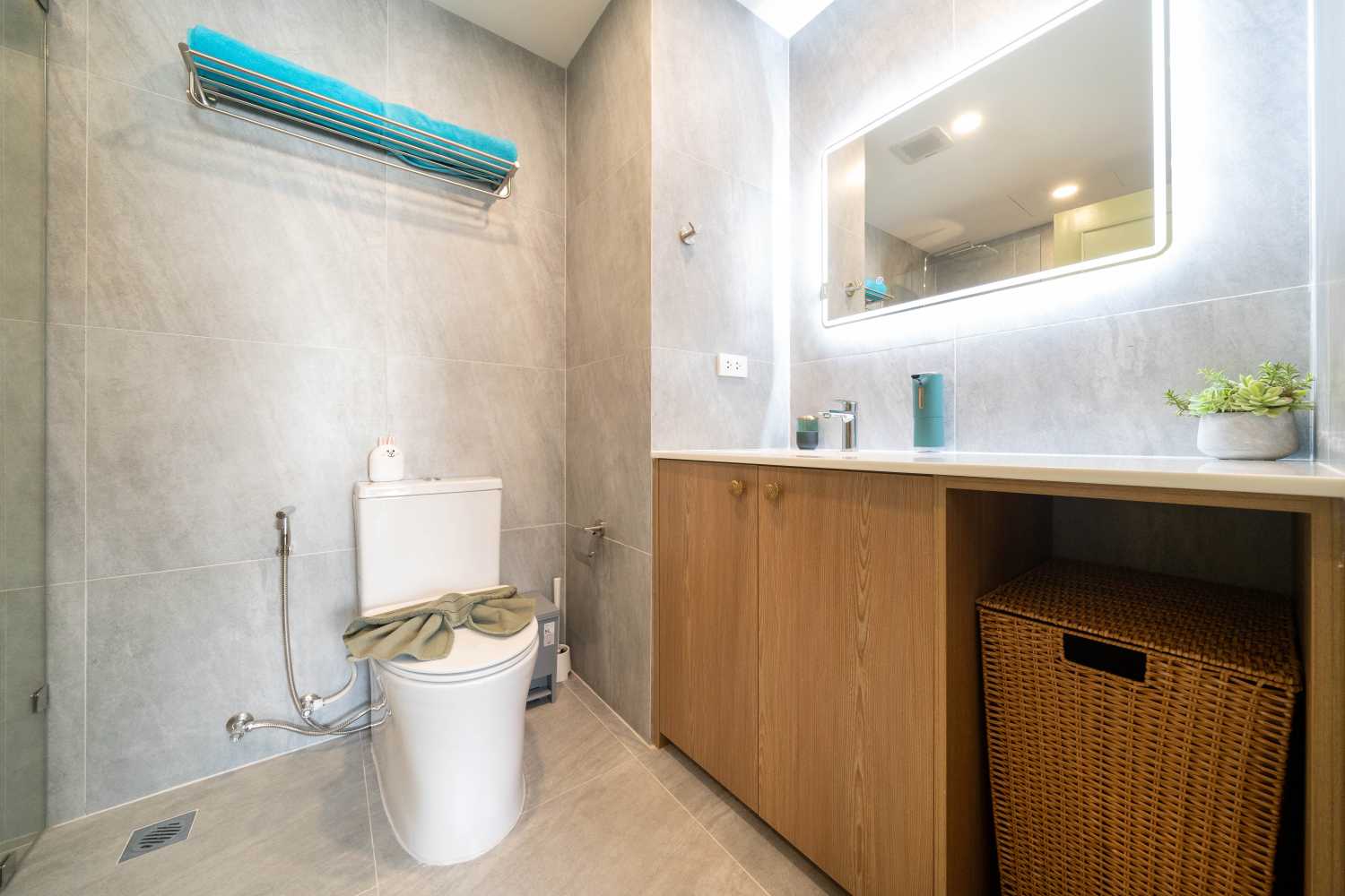 Property image - full photo 18