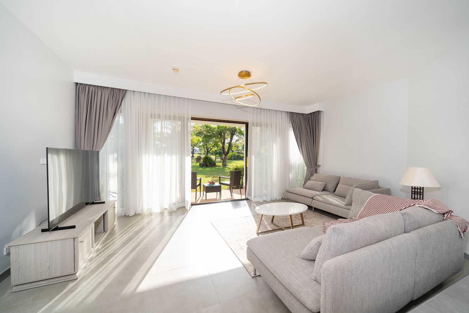 Property image - full photo 3